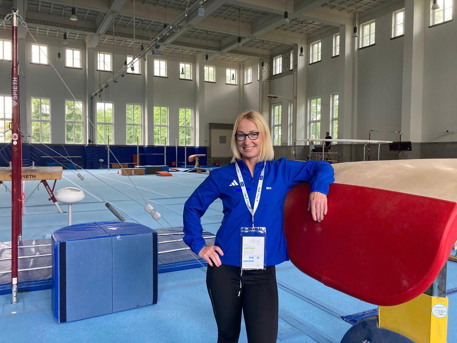 Iris Buttkus, A-Trainerin Leistungssport, in der Turnhalle
